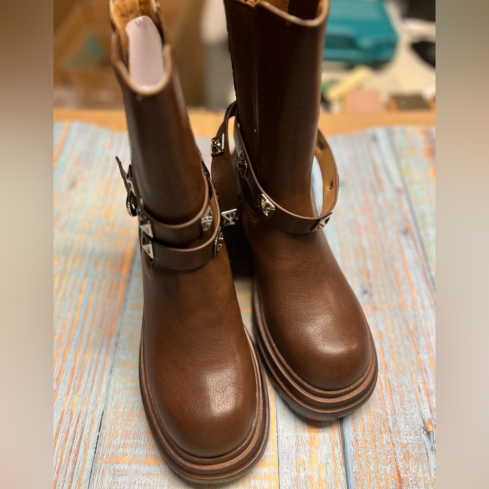 Brown Leather Women's Boots - Picture 3 of 6